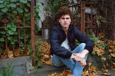 Internet Article, Vance Joy (musician) performing 5 September 2014 at Melbourne Athenaeum Theatre