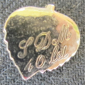 Gold 40th Anniversary badge, Slovenian Association Melbourne 40th Anniversary gold badge 1994, 1994