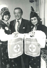 Photo Red Cross presentation of donation, Helen Trinnick presenting the Slovenian Association Melbourne donation