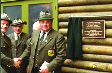 Photo Hunters Lodge, Opening of the Hunters Lodge