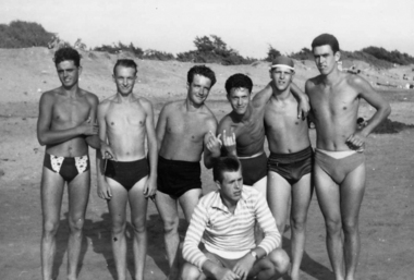 Camp Latina photo, Camp Latina, group of Slovenians at the beach, 1960