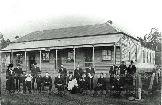 Image of Diamond Reef Hotel Diamond Creek taken c1910 when it was a Coffee Palace