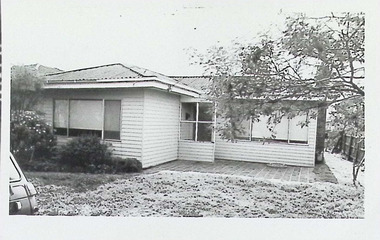 Photograph - Bruce Street, Newport, No.16