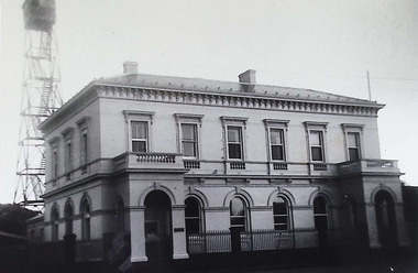 Photograph - Nelson Place, Customs House