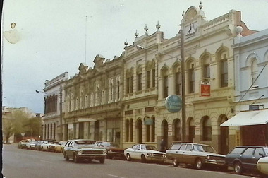 Photograph - Nelson Place, Yacht Club Hotel