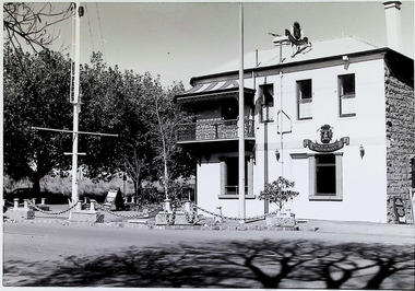 Photograph - Nelson Place, Prince of Wales Hotel, 1993