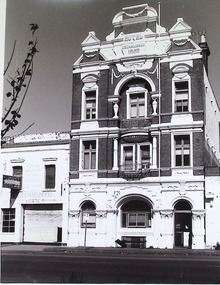 Photograph - Nelson Place, Royal Hotel