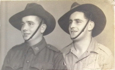 Photograph - Private Stanley GUNN, Private Leslie GUNN, AIF