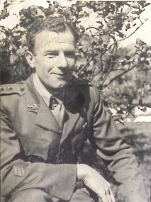 Photograph - Lieutenant Garth Wright ROBINSON, Australian Army