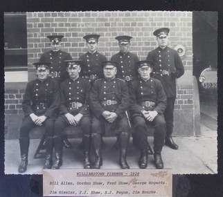 Photograph - Williamstown Fire Brigade members, 1928