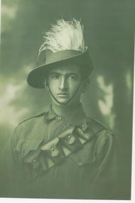 Photograph and accompanying hand written card of WW1 soldier Aloysious McGann, 1915
