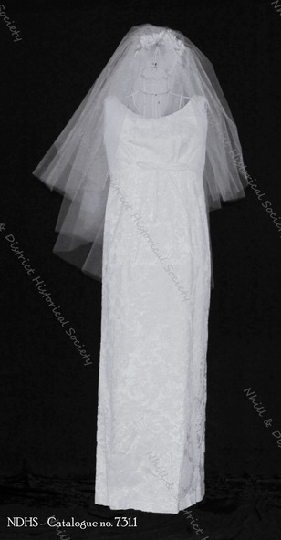 My 1940s Chantilly lace dress : r/weddingdress