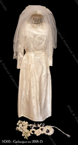 Clothing - 1964 Wedding dress of Patricia Capp