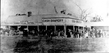 Photograph, Hogan's Commercial Hotel and Cash Drapery