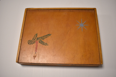 Leisure object - Jigsaws in box, 1940's