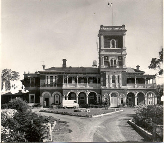 Photograph, Dhurringile Mansion, 2001