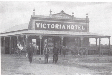 Photograph, Byrneside Hotel