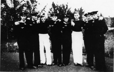 Photograph, Kormoran crew