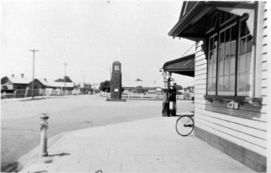 Photograph, Hogan and Walshe Streets