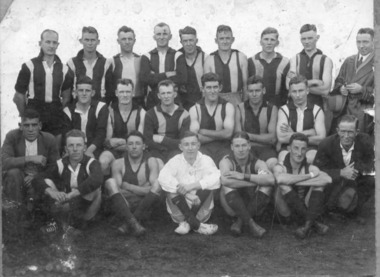 Photograph, Tatura Football Team 1932 or 1933, c.1933