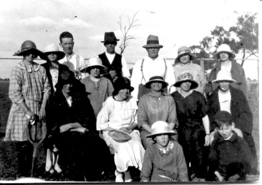 photo, Byrneside Tennis Club c1928