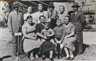 Photograph, Froschle,  Ehnis, Beilharz and Bulach families, 1947