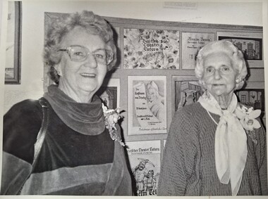 Photograph, Miss Marjorie and Beatrice Moore, 22 September 1991