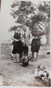 Photograph, Mr Kuebler and 2 of his daughters