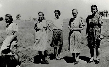 Photograph, Vollmer Sisters