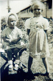 Photograph, Bruni and Ilse Grozinger