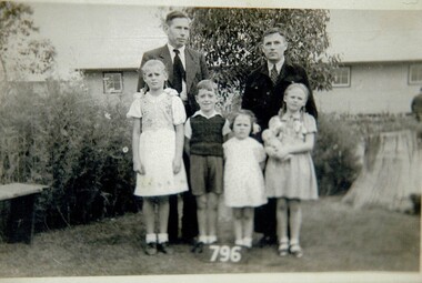 Photograph, Schnerring and Grozinger Families