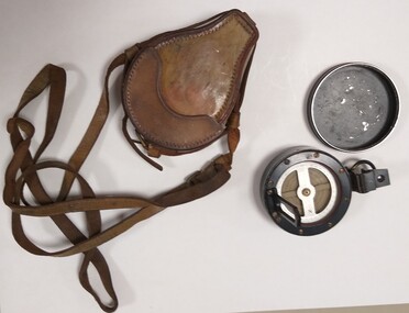 Instrument - Compass and case