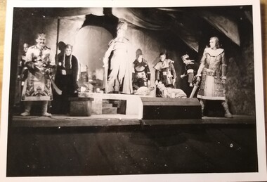 Photograph, Die Nibelungen