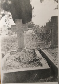 Photograph, Johannes Haubold Grave