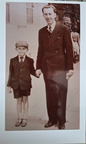 Photograph - Album - Photographs, Wilhelm and Bob WALLBAUM