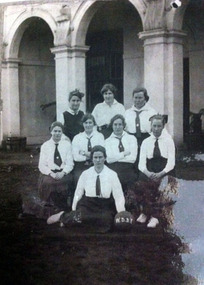 1920's girls basketball team