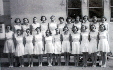 1940 Gym squad