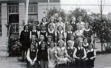Girls 1943
