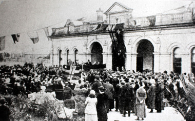1915 - School opening