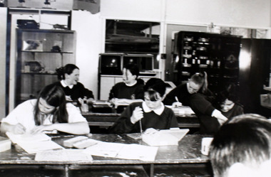 1995 - Electronics in room S11