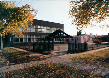 1990 - anniversary gate