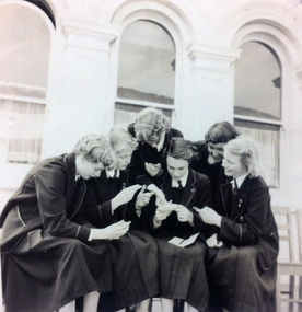 1954 Form 4 girls