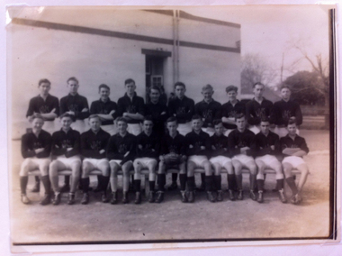 1947 Senior football team