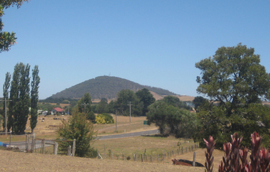 Photograph - Colour, Mount Warrenheip from Bungaree, 2009, 26/01/2009