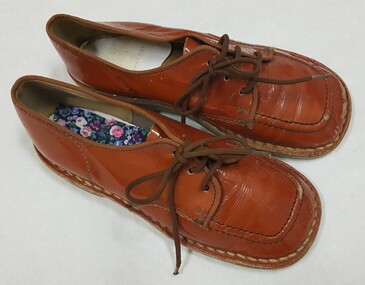 Children's tan-red coloured leather shoes
