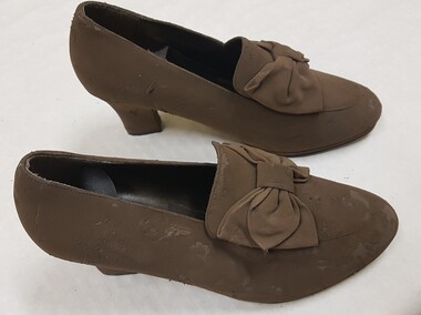 Brown suede ladies shoes