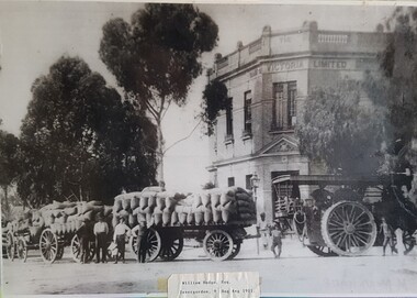 Photo - Wagons with wheat bags