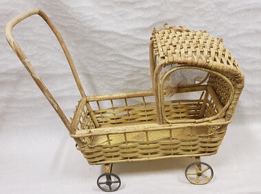 Leisure object - Doll's pram