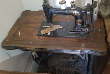 Equipment - Sewing Machine - Wertheim - treadle
