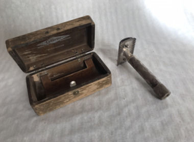 Functional object - Razor (safety) & Box